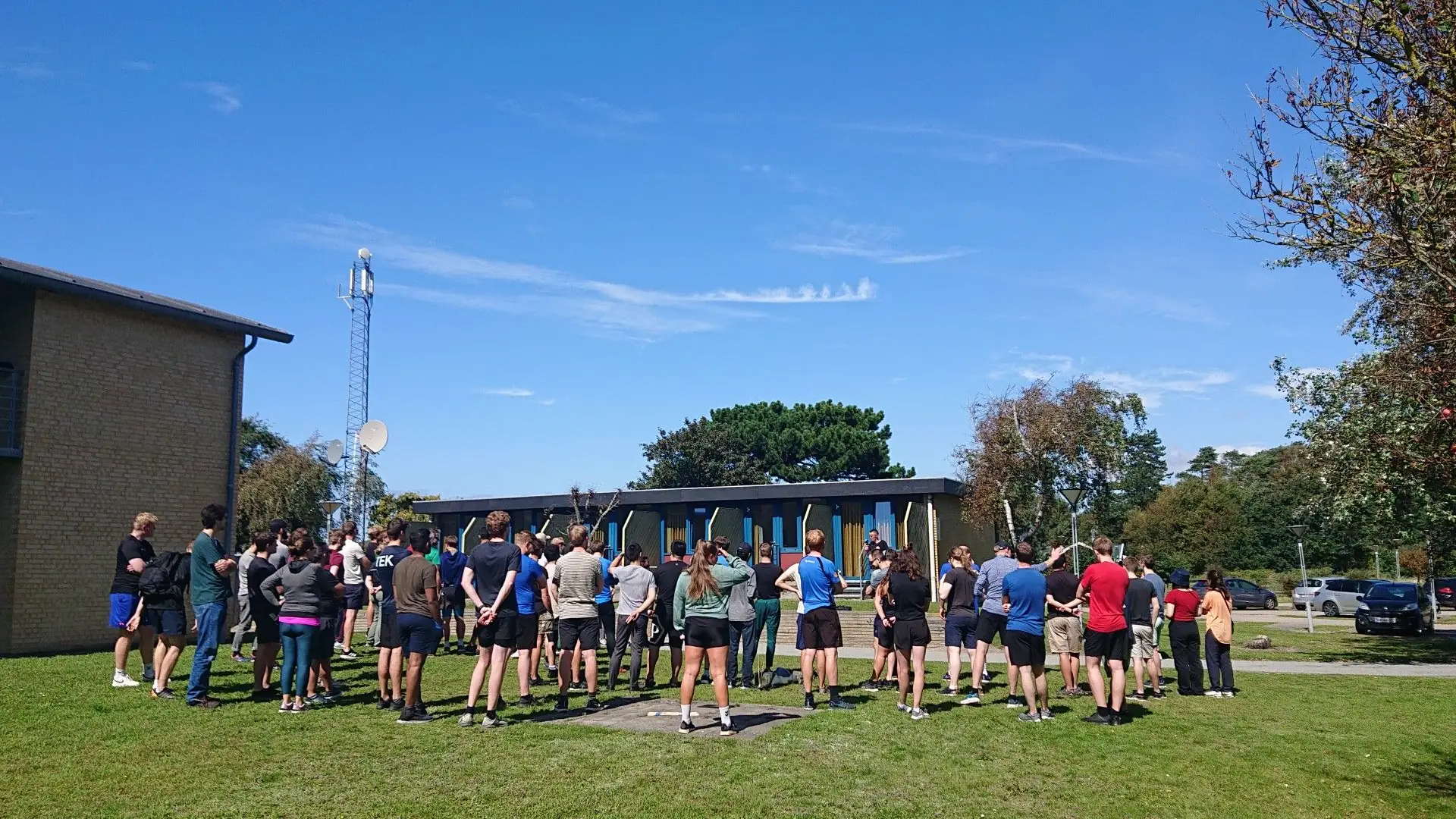 Spændte deltagere forud for starten på Pointjagt, som er et teambuilding event med KollegaKompagniet.